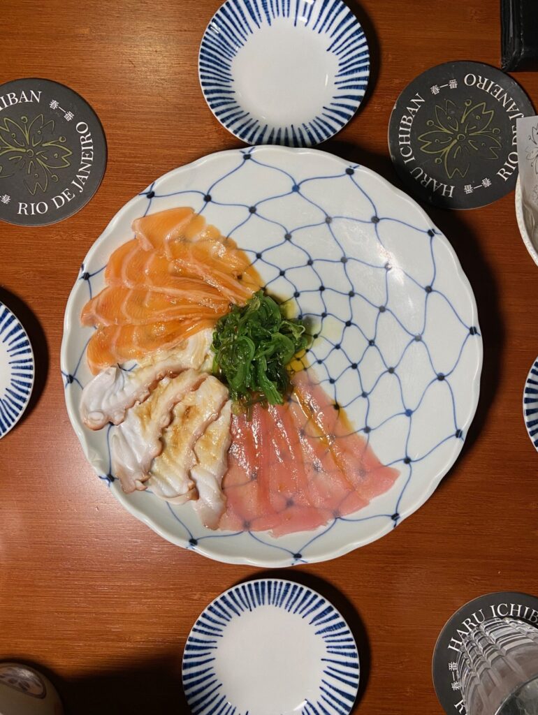 pra comer japonês no rio: haru sushi.