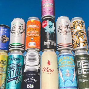 foto de várias latinhas uma em cima da outra para bottle share